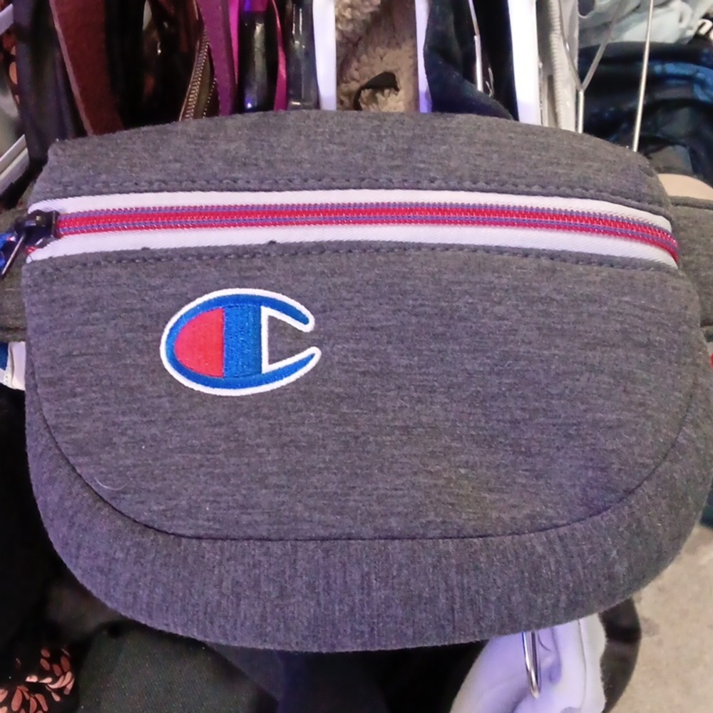 Champion crossbody pouch